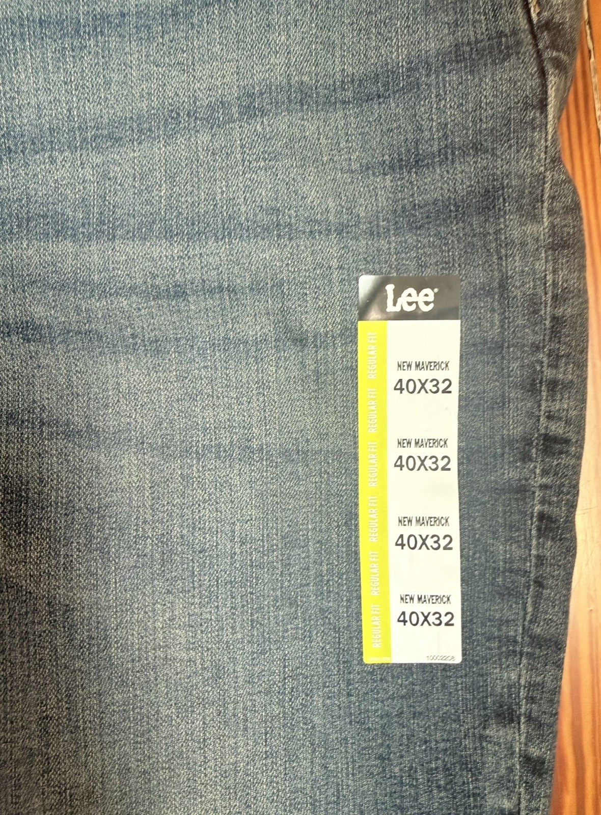 Lee Extreme Motion MVP Men’s JEANS • NWT •Straight Leg • 40/32 • medium wash