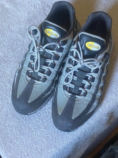 NIKE AIR MAX 95 SE “REFLECTIVE AMARILLO” SAFARI OFF NOIR SIZE 10.5 US