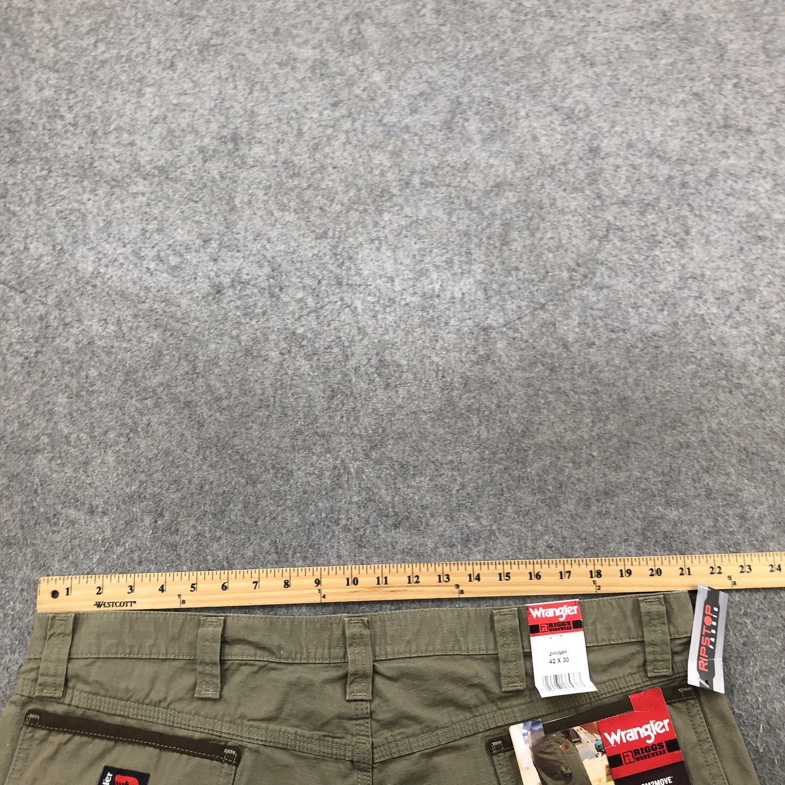 Wrangler Riggs Workwear Pants Mens 42×30 Beige Ripstop Carpenter Relaxed Fit