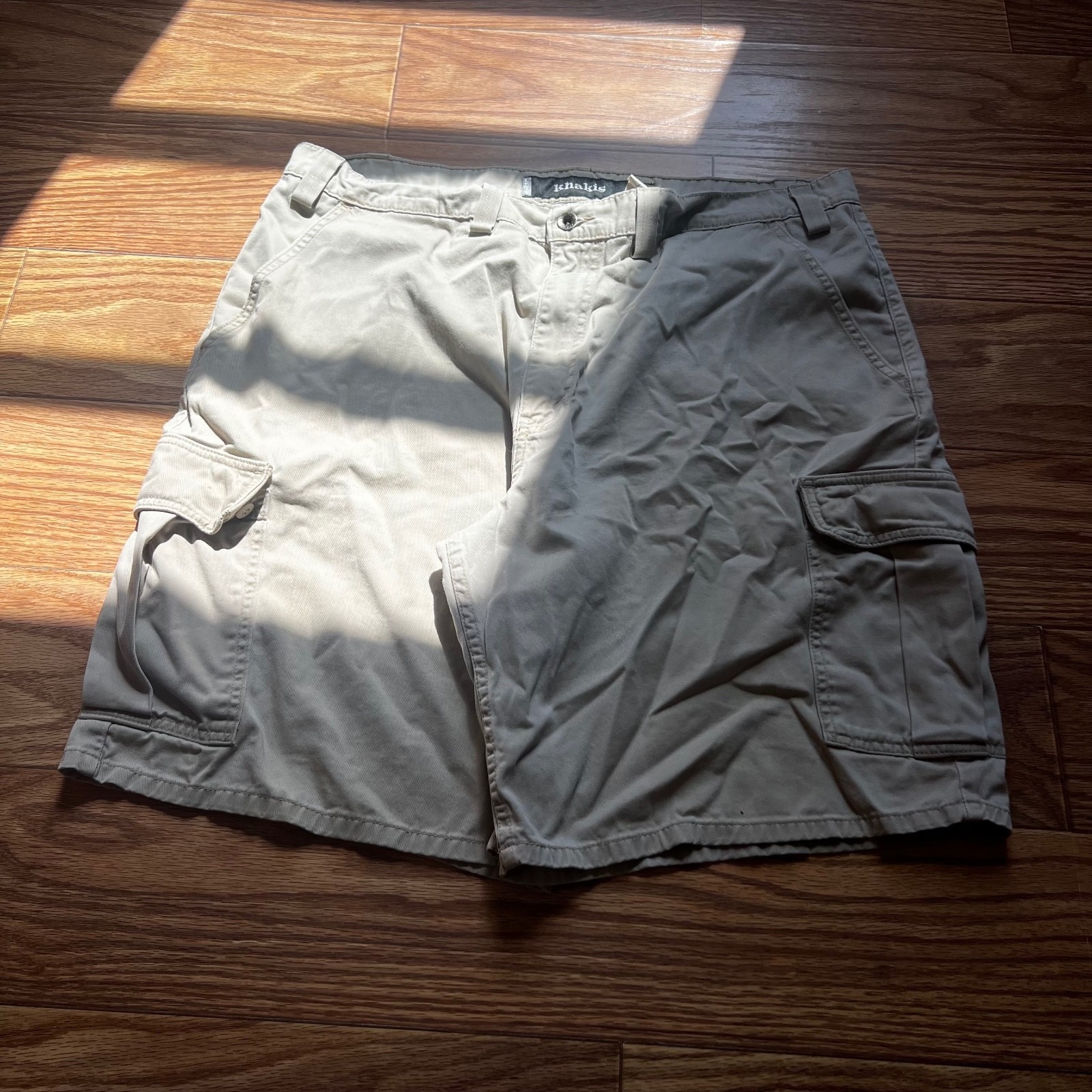 Vintage Y2K Levi’s SilverTab Khaki Baggy Cargo Shorts Skater Grunge
