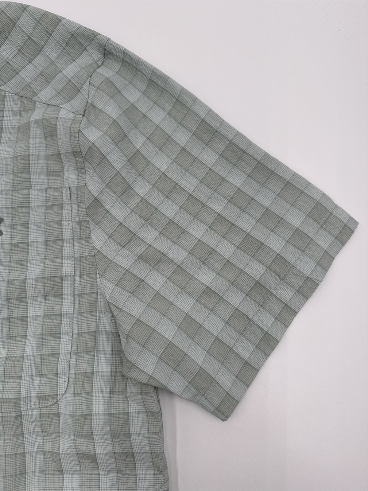 $55 Under Armour Men’s Drift Tide 2.0 Plaid Button Up Shirt-Hydro Green -Medium