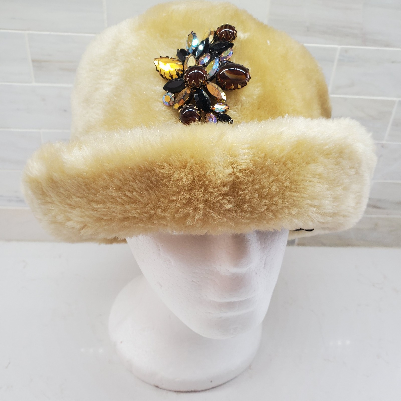 VTG Faux Fur Beige Hat w Giant Rhinestone Pin Brooch Pillbox w Brim Bucket Hat