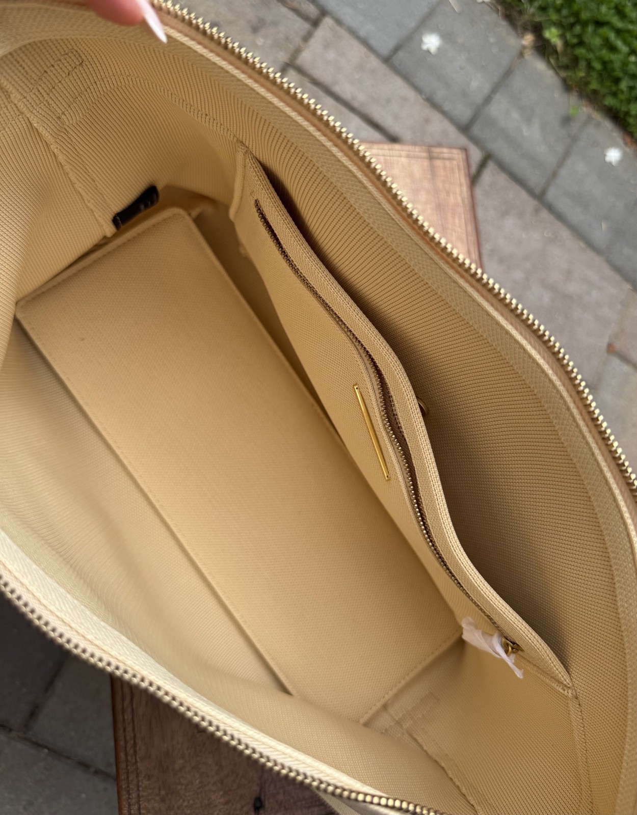 Cuyana Canvas Crossbody Bag Beige Cream Adjustable Strap Zip Top Minimalist