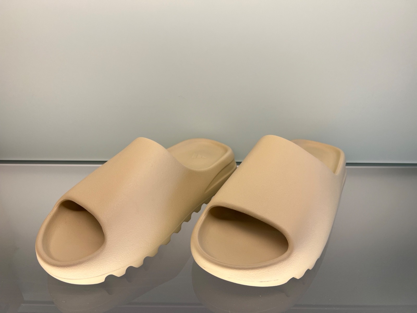 Adidas Yeezy Slide Bone FZ5897 Size 42 EU / US 8 – New With Box & Tags
