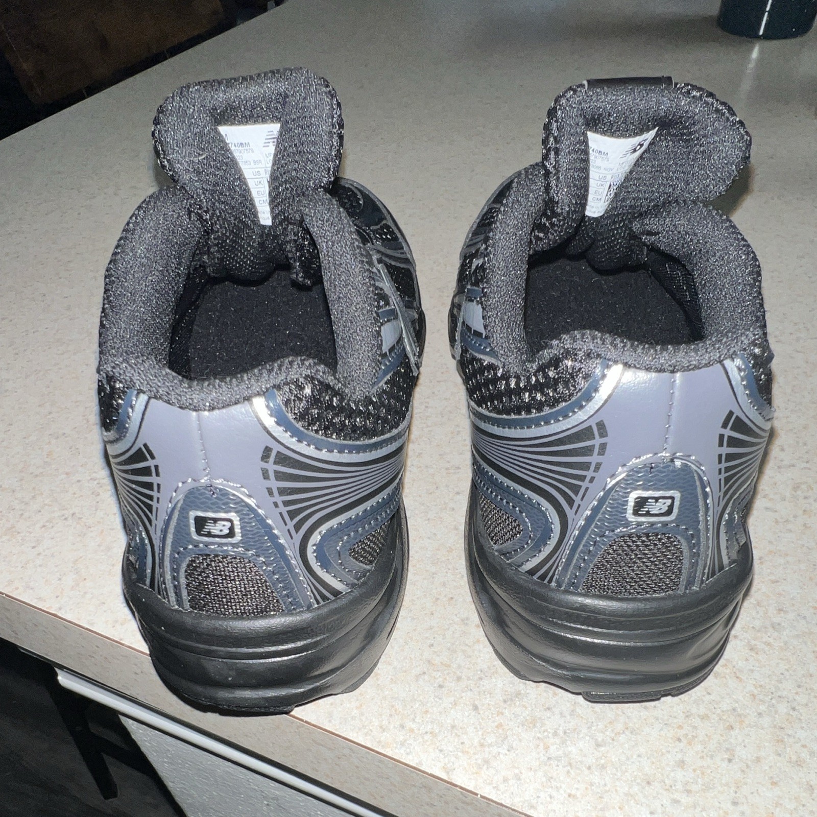 New Balance 740 Boys Athletic Sneaker Black Gray Low Top Lace-Up US 2.5