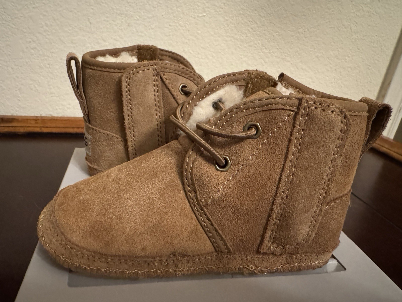UGG Baby Neumel Boots Slipper Shoes Chestnut Size 04/05 12-18 Months NEW In Box