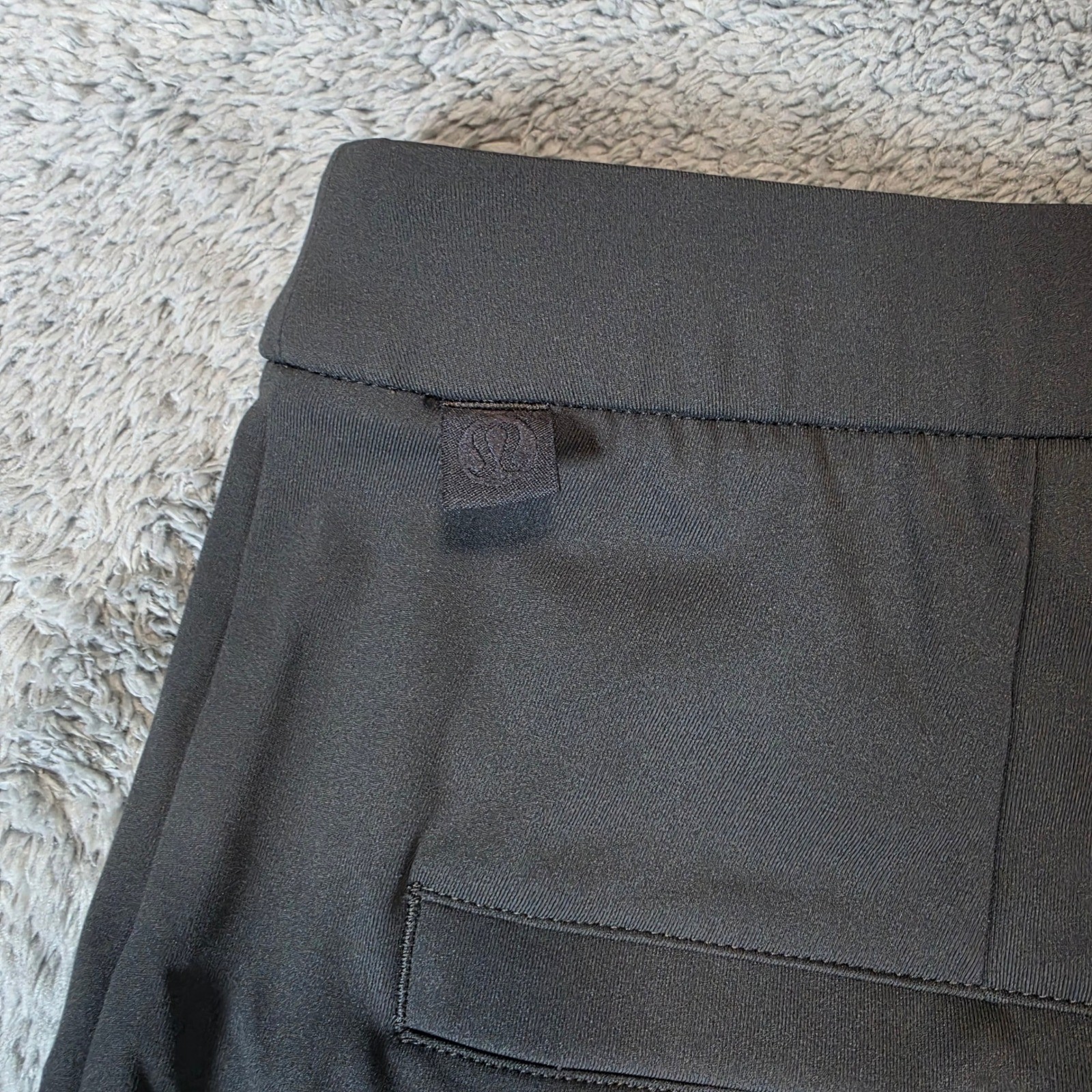 Lululemon Daydrift Classic-Fit Trousers Mens Large Graphite Grey Stretch Pants