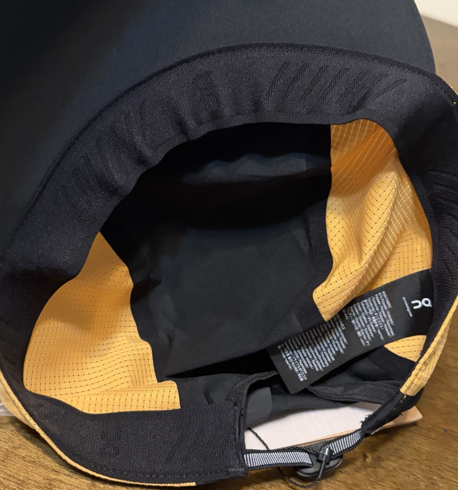 On Running Utility Zero Cap Mango Black Unisex Outdoor On Cloud 3 Panel Hat