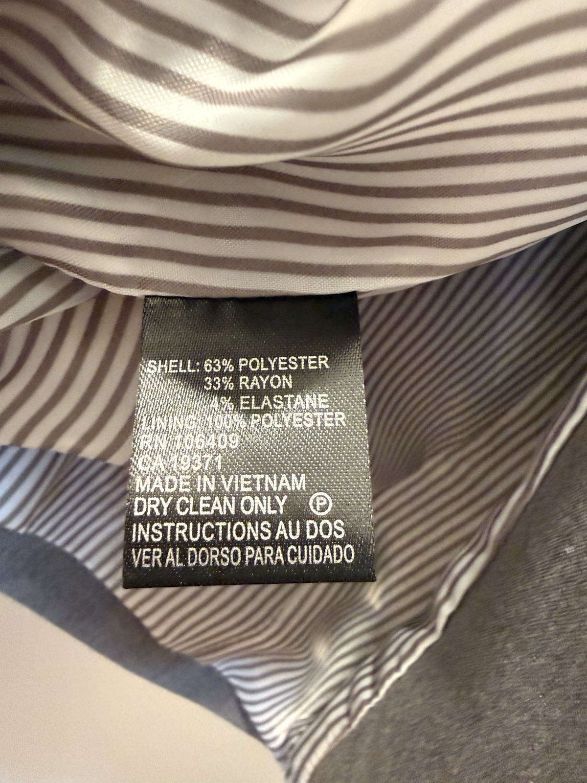 Tahari Arthur S. Levine Women’s Gray Striped Lined Blazer Jacket Size 4 Button