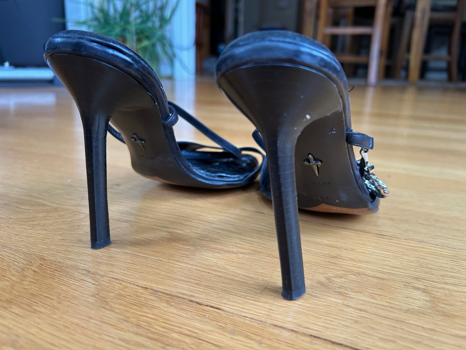 CESARE PACIOTTI Black Leather Sandals with Dagger &Sword Logo Size 10 IT 40 Good