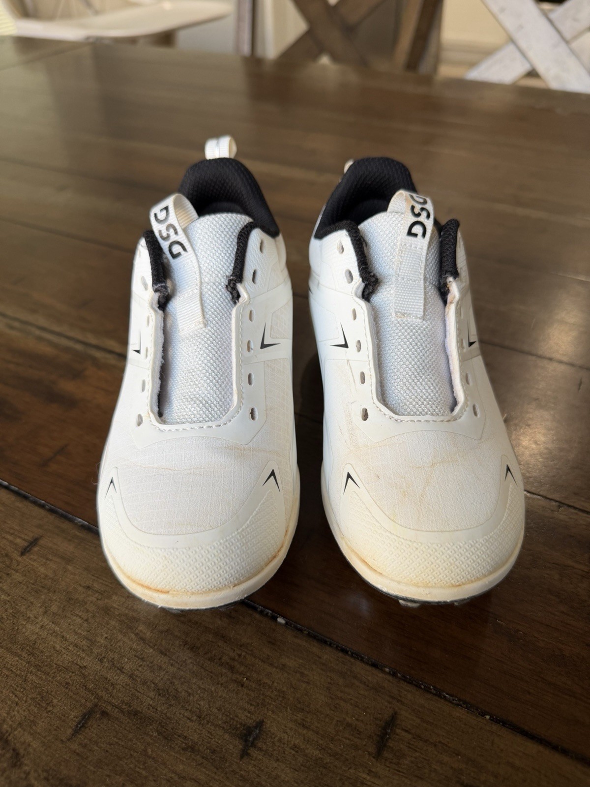 DSG Youth Baseball/Softball Cleats Molded White/Silver/Black Size 11K