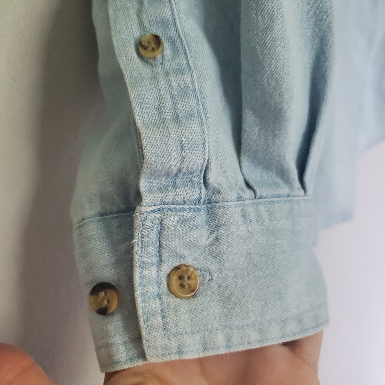 Blue Pointe Baseball Denim Button Down Shirt Men sz Medium Made in Oman Uncommon