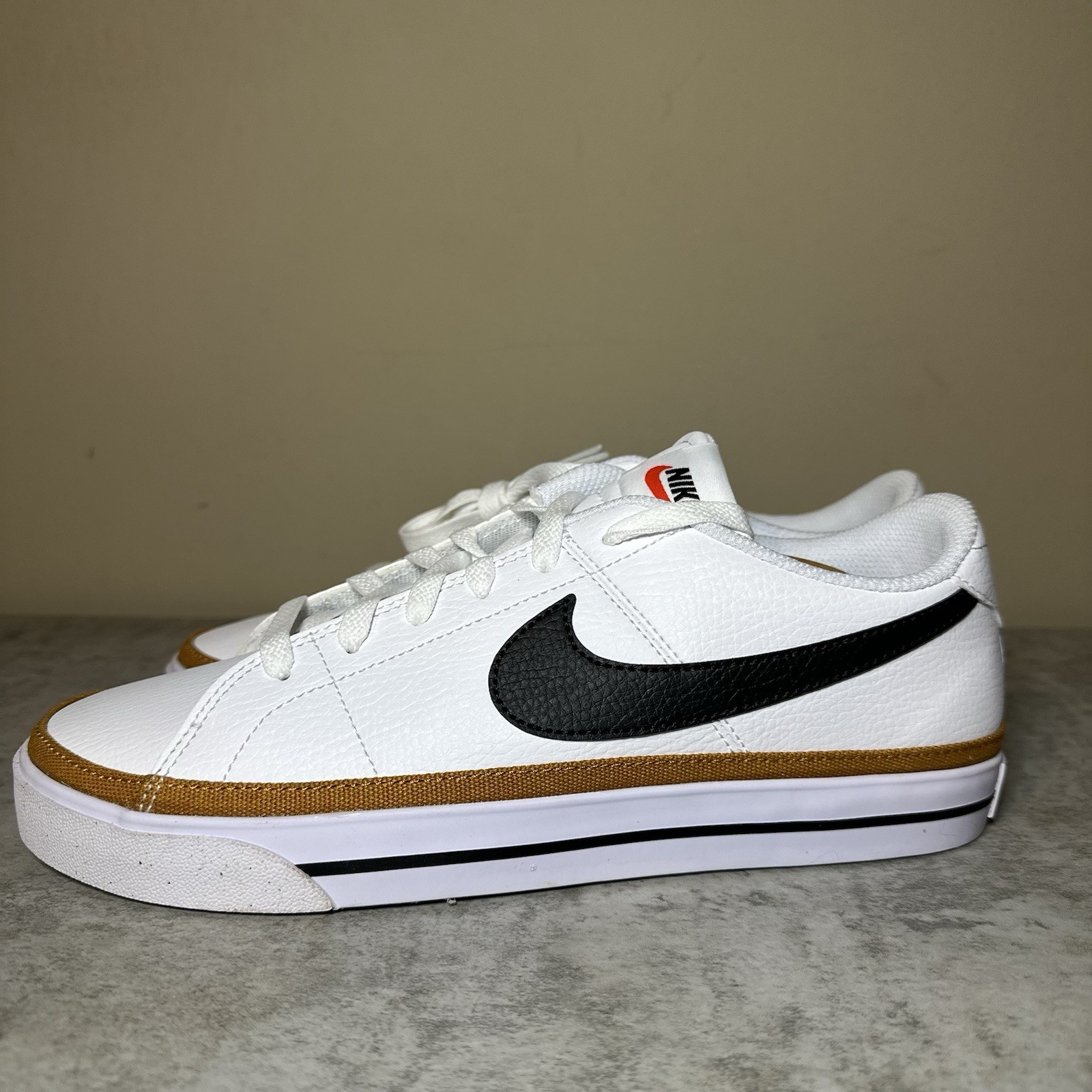 SIZE 9.5- Nike Womens Court Legacy Nn White Fashion Sneaker DH3161-100