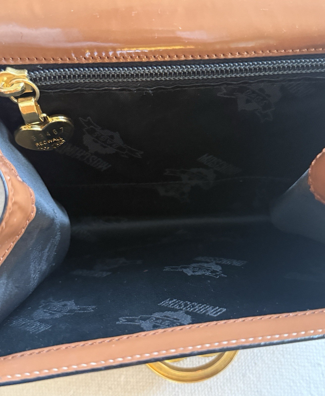 Vintage MOSCHINO Redwall Brown Black Ivory Leather Heart Clasp Crossbody Bag