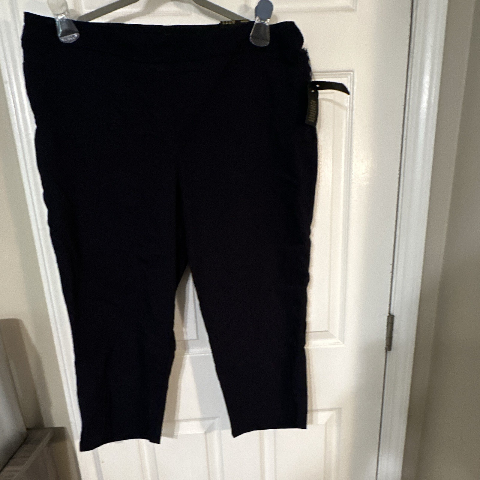 Cato Women’s Plus 20W Navy Blue Solid Flat Front Cropped Pants