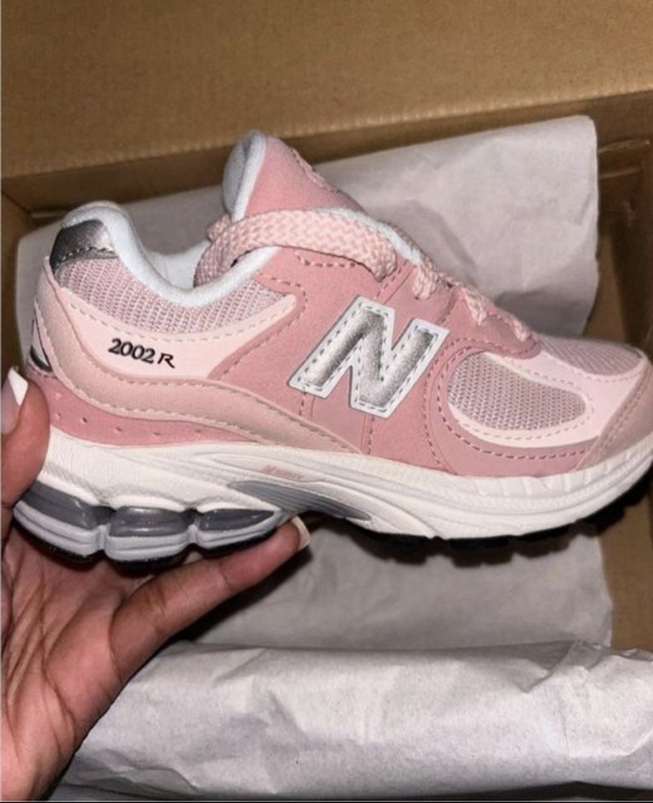New Balance 2002R Unisex Kids Sneaker US 9 Pink/White/Gray Mesh Lace-Up