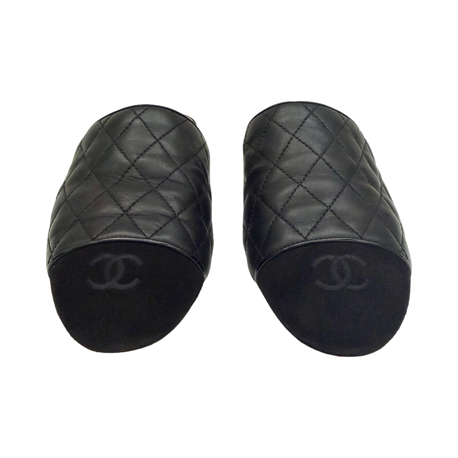 Chanel – CC Black Quilted Nappa & Suede Cap Toe Mule 38.5 | fomoluxury
