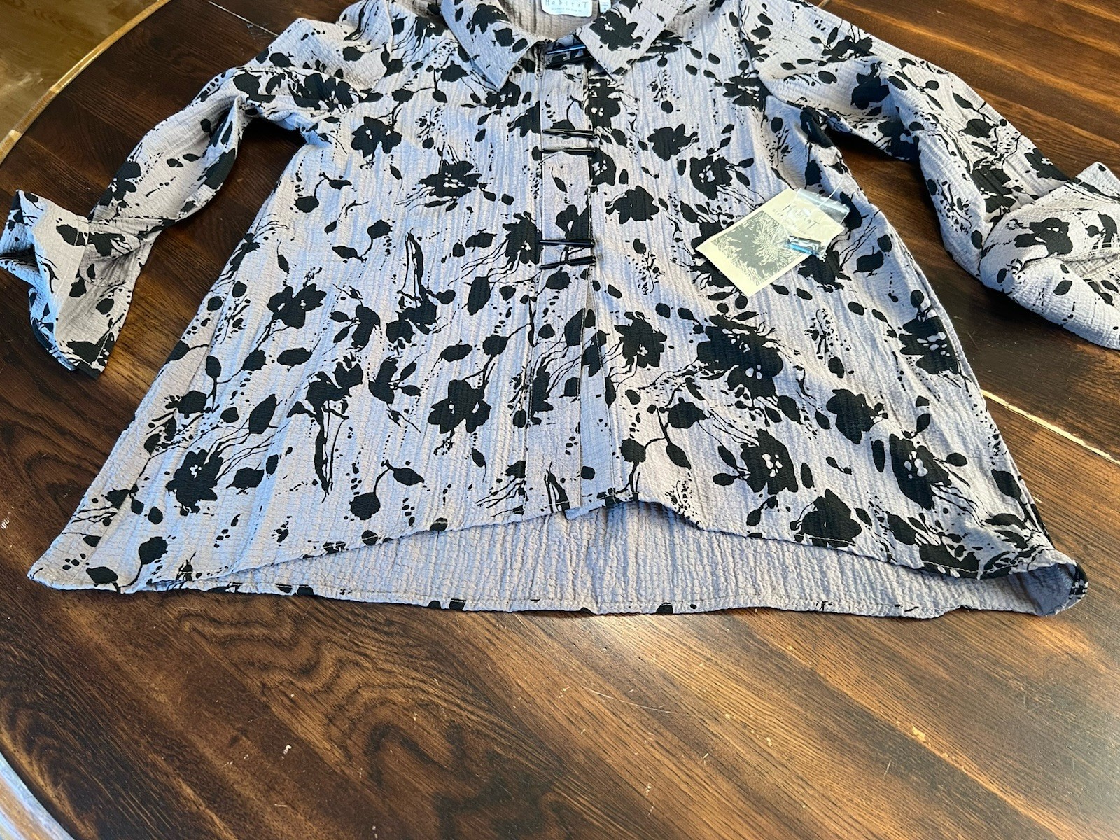 Habitat NWT Floral Blouse Shirt Women’s M Funky Button Up Taupe Black Textured