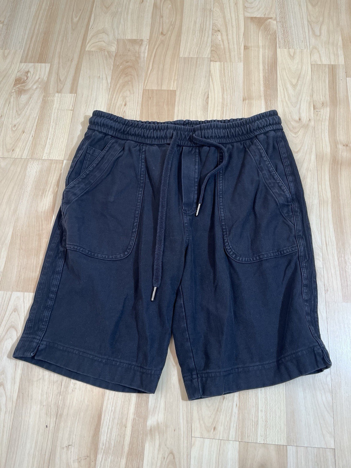 Athleta Farallon Bermuda Birch navy Shorts Women’s Size 0