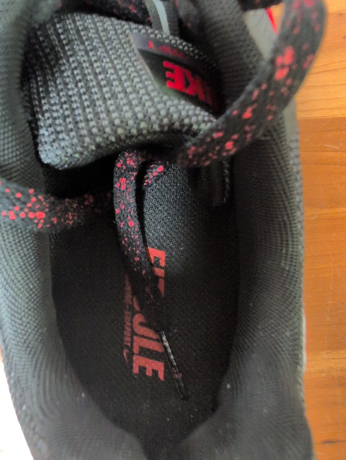 Nike Run Swift AR1945 001 Black Red Speckled Laces Size Men 8 Women 9.5