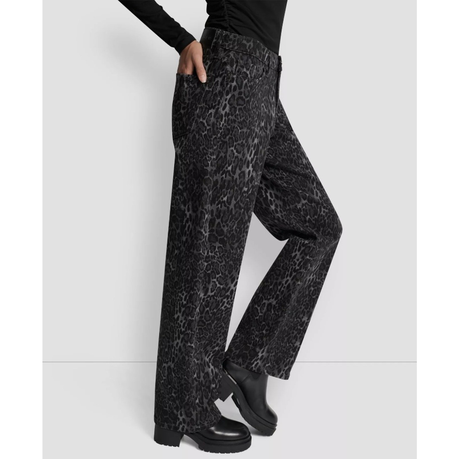 DKNY Women Black Leopard Print Mid Rise Straight Leg Relaxed Jeans Size 32