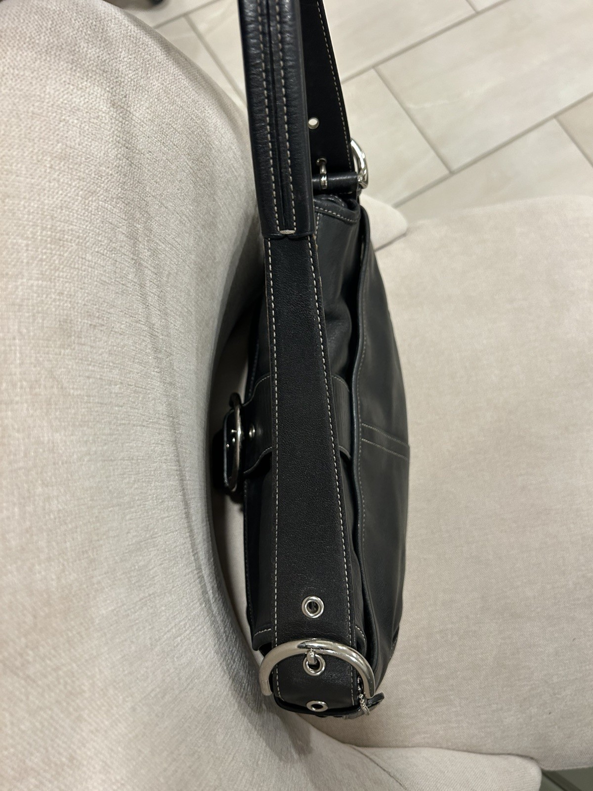 Vintage Coach Soho 9248 Black Leather Flap Shoulder Bag Buckle Y2K 2004