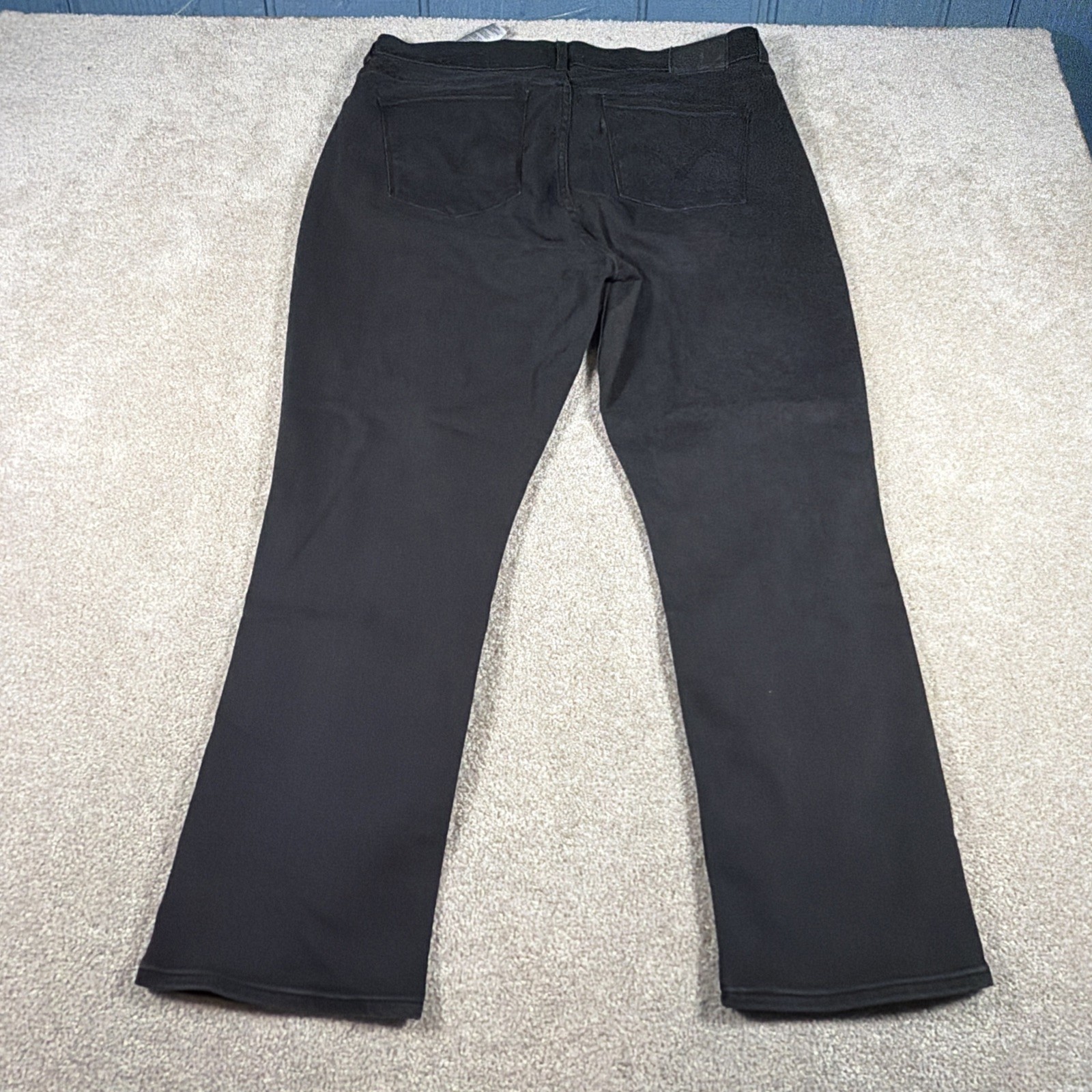 Levis Womens Classic Straight Leg Jean 8 (FITS 35 X 27) Dark Charcoal Gray Denim