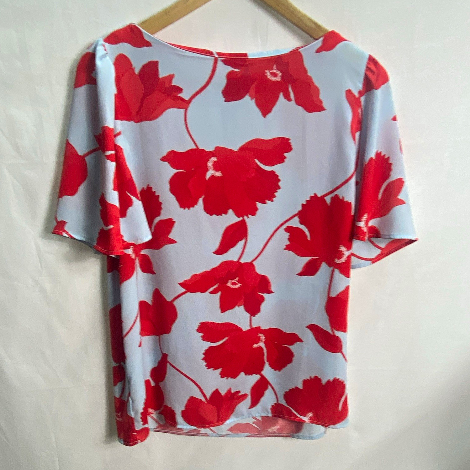 Ann Taylor Women’s S Light Blue Red Floral Satin Short Sleeve Round Neck Blouse