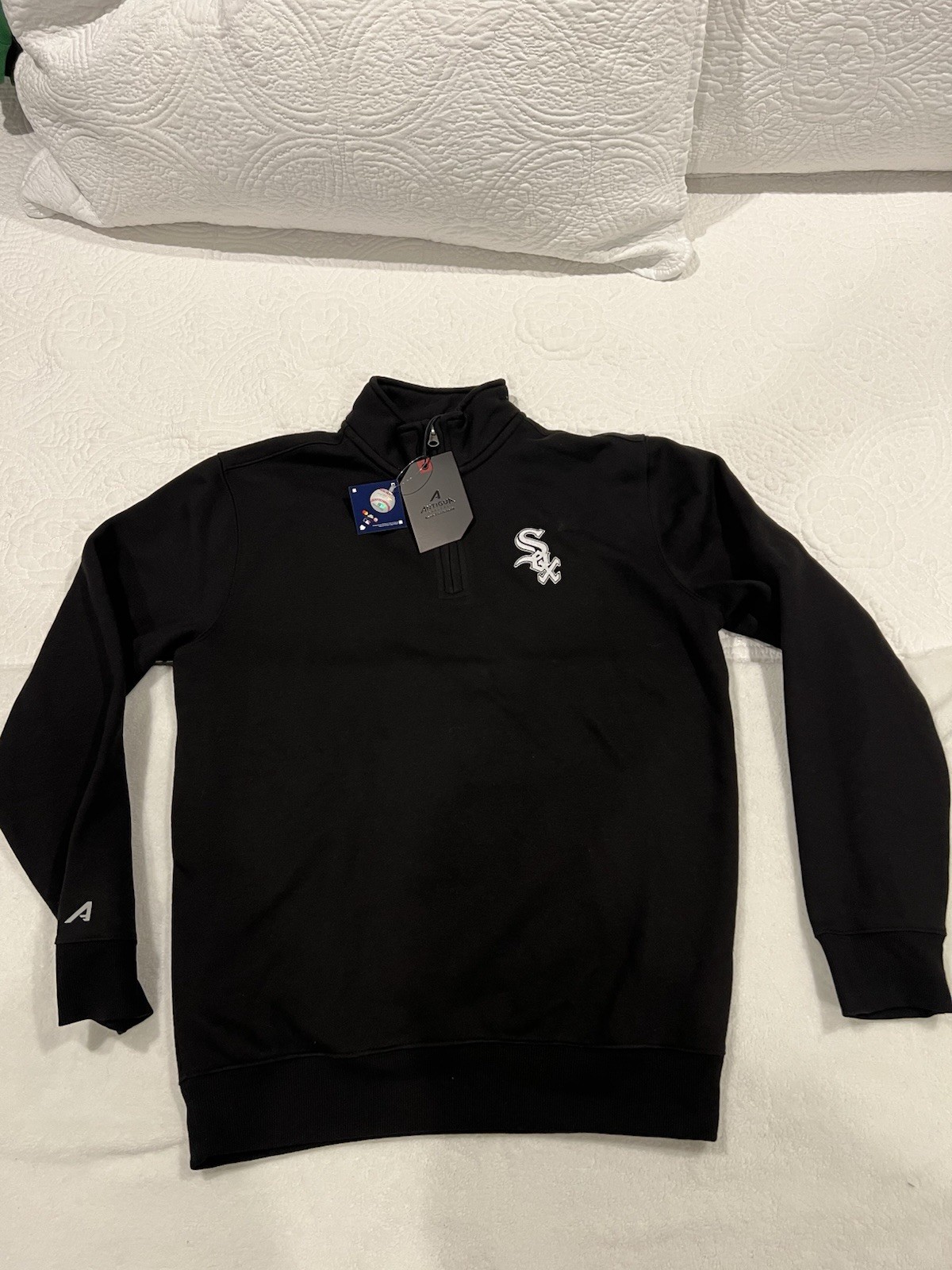 Antigua Chicago White 1/4 Zip Pull Over Sweatshirt Size Small