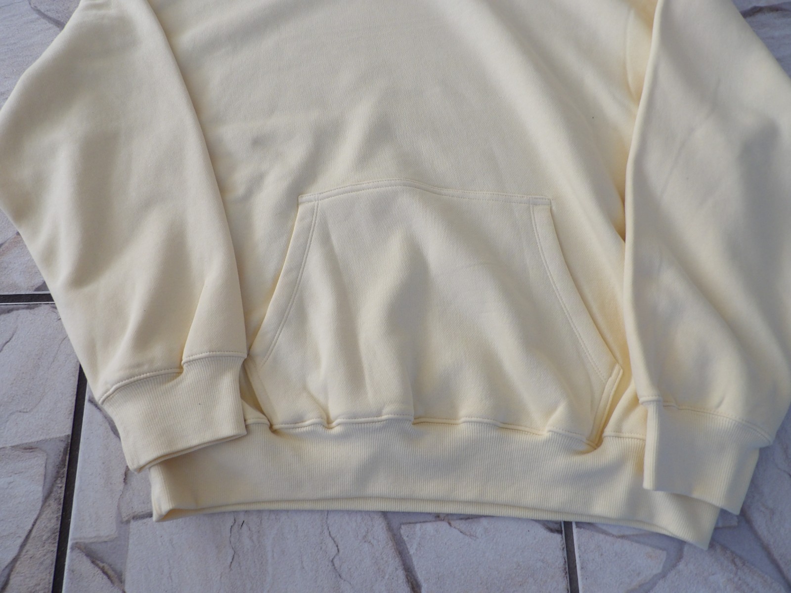 NWT Womens Size XXL Perfect Oversized Serene Yellow Pullover Hoodie with Pockets