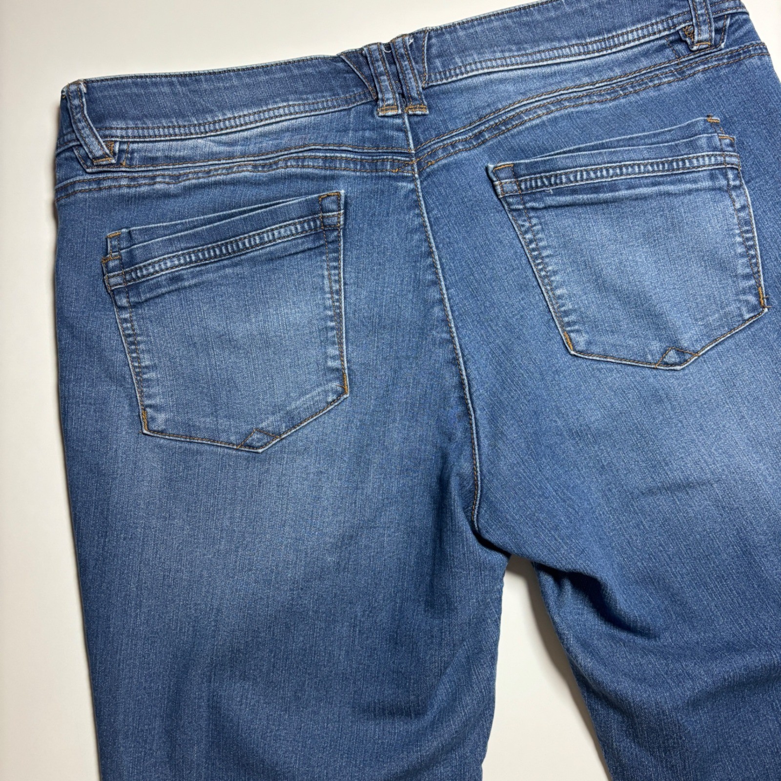 Democracy Ab solution Denim Blue Jeans Women’s 14 light Wash Whiskering Stretch