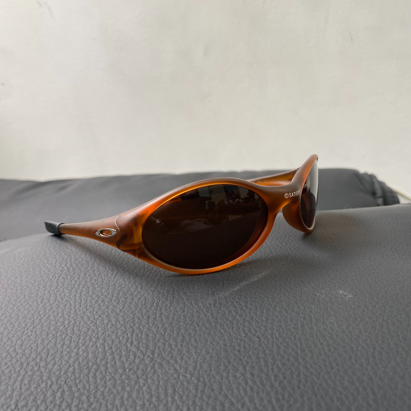 Vintage Oakley JACKET X SATISFY Prizm Sunglasses Lightweigh Brown Frames