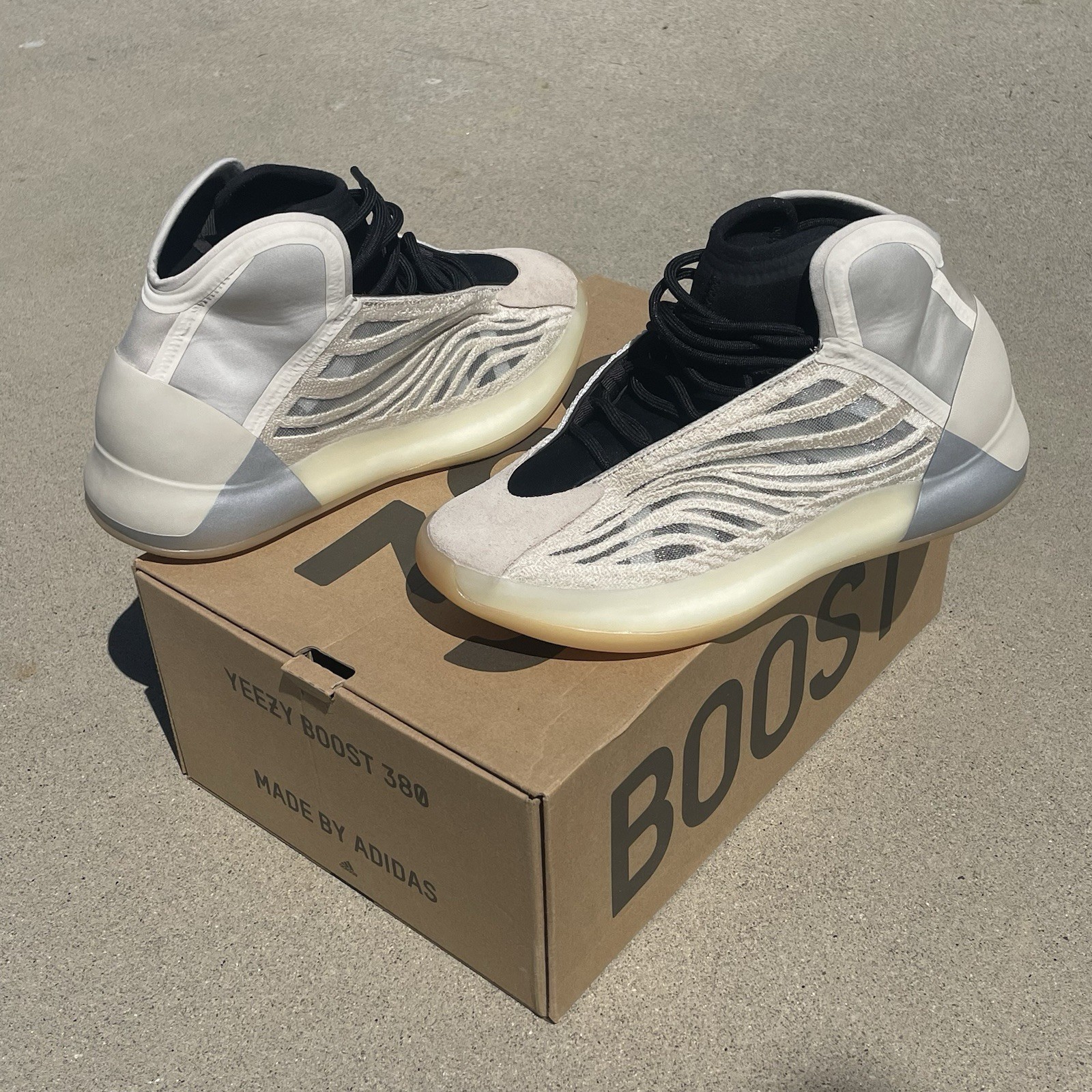 Adidas US 9 Men’s Mist Slate Beige Black Lifestyle Yeezy QNTM HQ2085