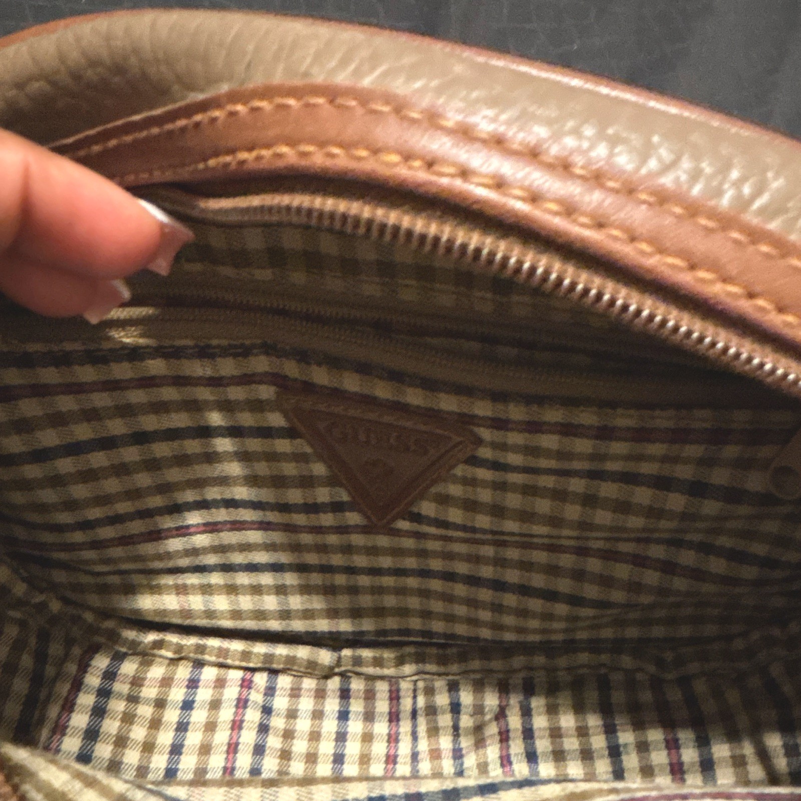 GUESS Pebbled Tan Brown Oval Crossbody Bag Zip Top Adjustable Strap Pockets