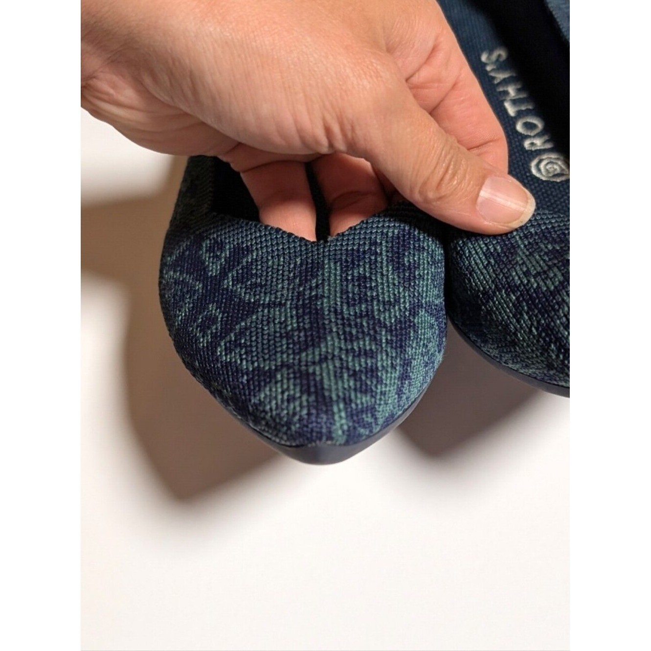 Rothy’s Pointed Knit Flats in Navy and Green Jacquard 9.5 Snake Print
