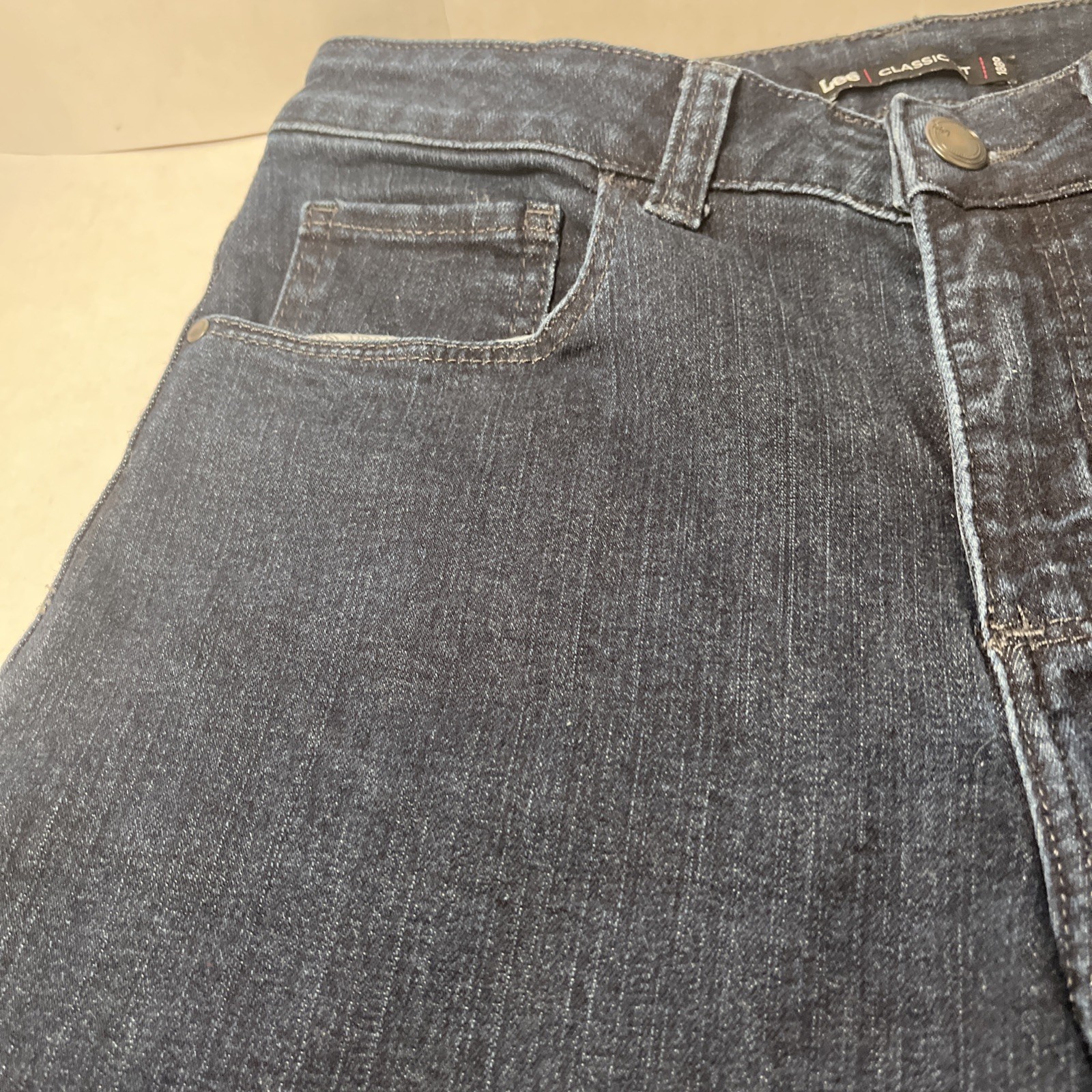 Lee Classic Fit Size 6 Medium Dark Wash No Rips Or Frays Great Condition