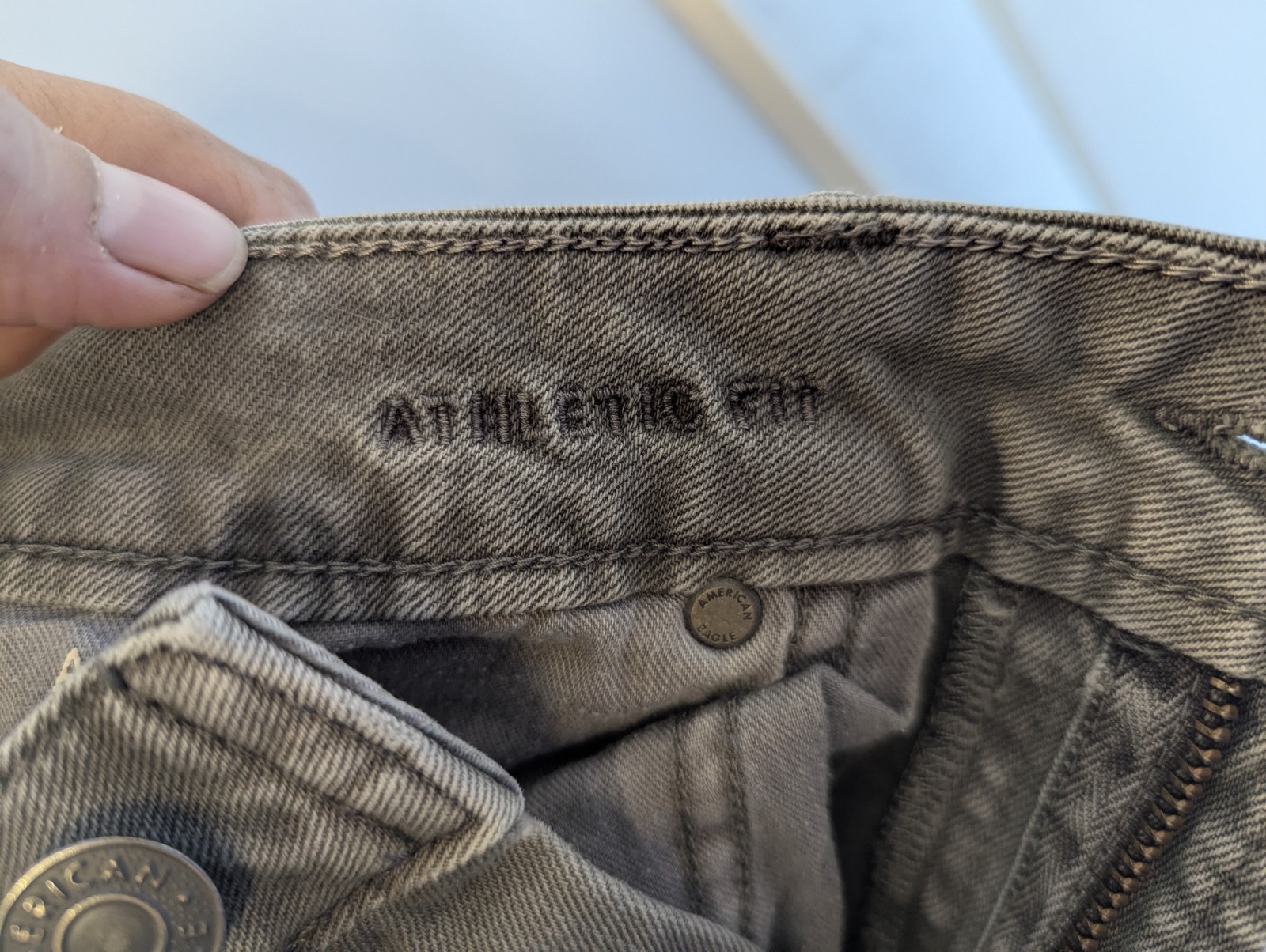 American Eagle Men’s Athletic Fit Gray Denim Jeans 5-Pocket