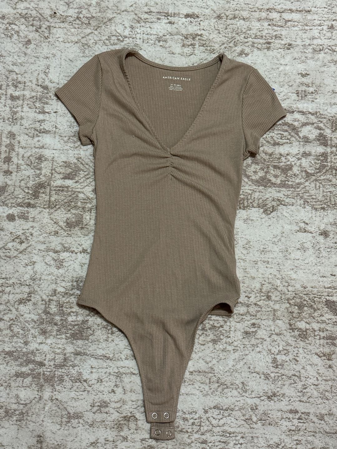 American Eagle Tan Ribbed Cinched V-Neck Short Sleeve Bodysuit