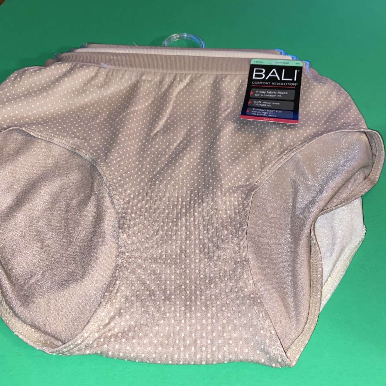 NEW! BALI 3 PACK ASSORTED NUDE BRIEF PANTIES/ Size 8/9 / 2XL