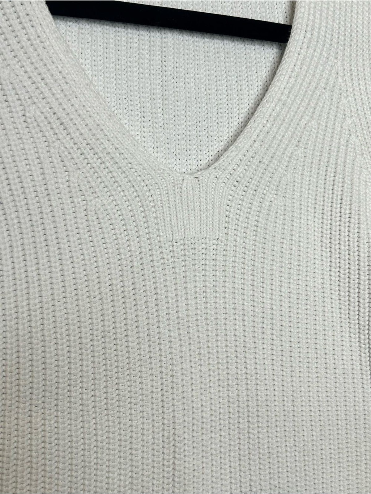 Sleeveless V-Neck Knit in White – Classic Preppy Old Money Capsule Tank Medium