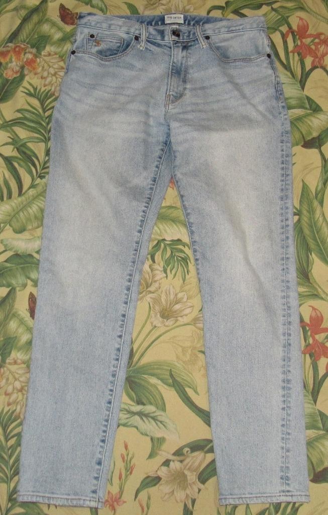 TODD SNYDER Light Wash Stretch 5 Pocket Denim Jeans Slim Fit 31 x 30