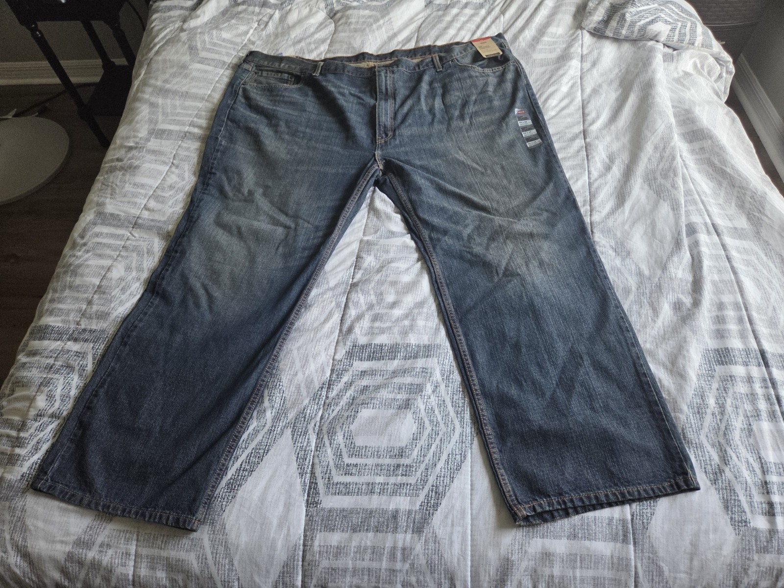 Levi’s Men’s Relaxed Fit Straight Leg Blue Denim Jeans Big & Tall NWT 56×32