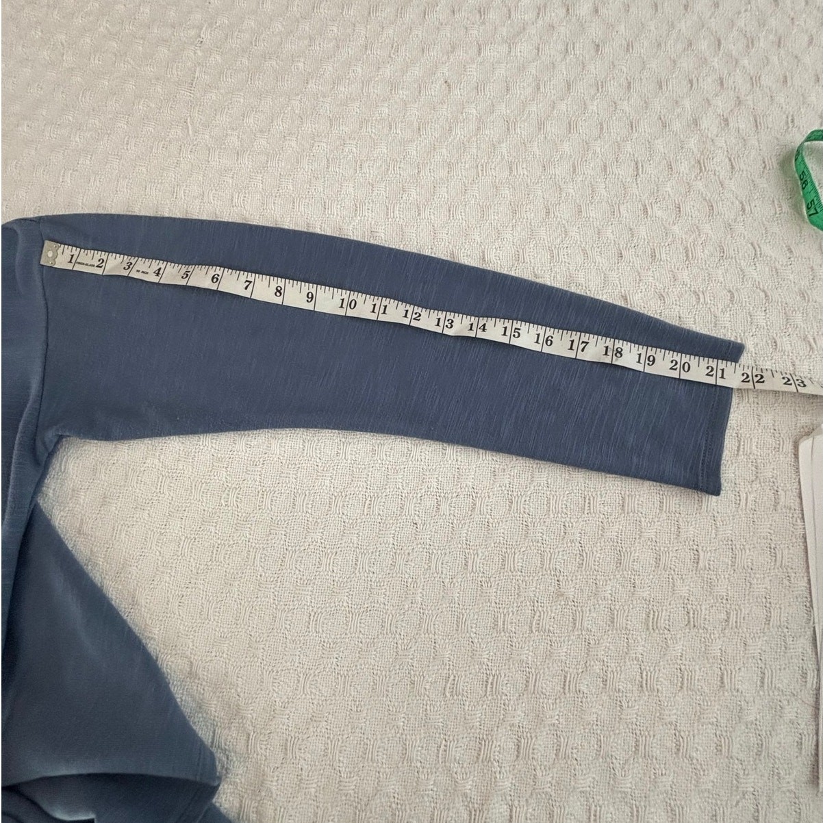 EST 1946 Bluish Stretch Long Sleeve Pullover Size XL