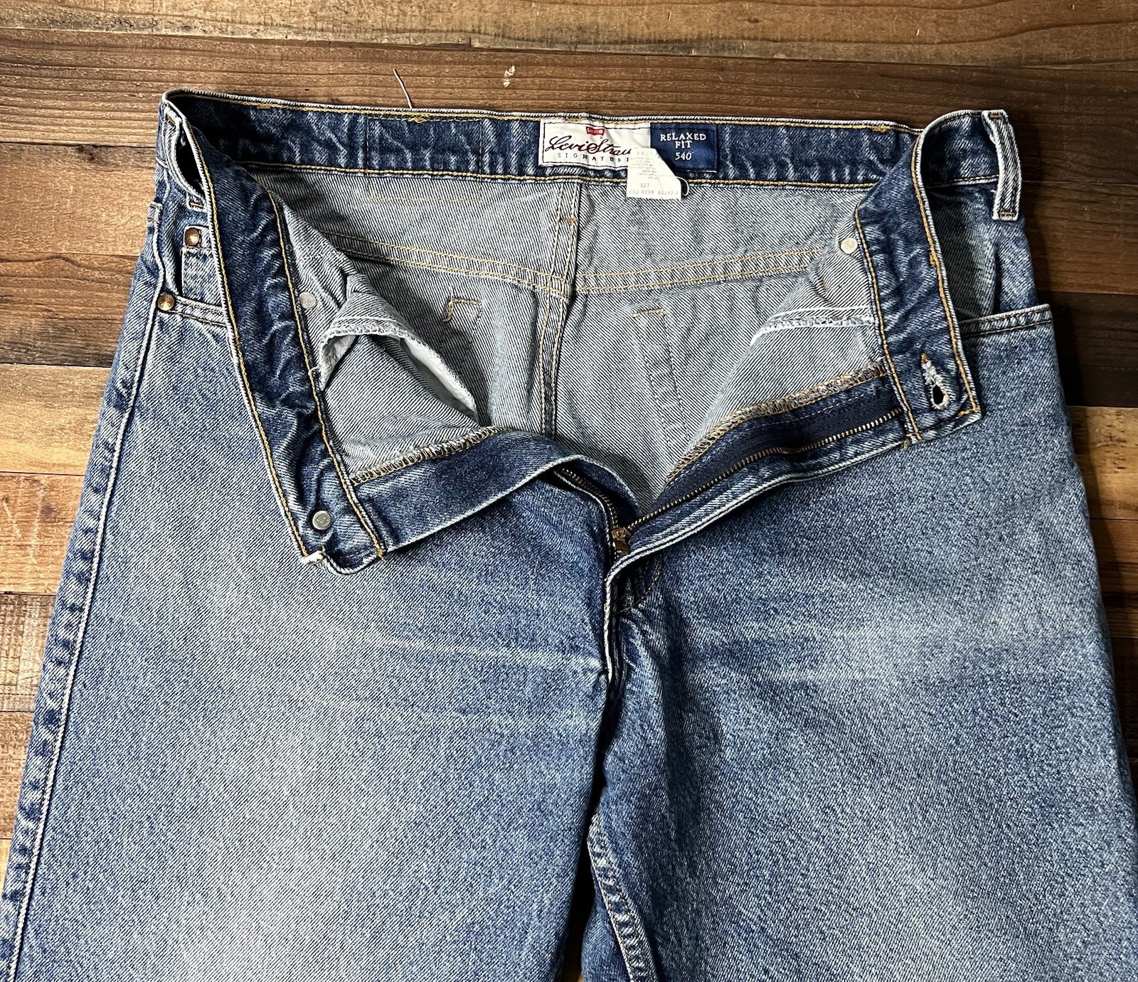 Vintage Levis 540 Relaxed Fit Light Wash Jeans Made in USA Blue 36×32