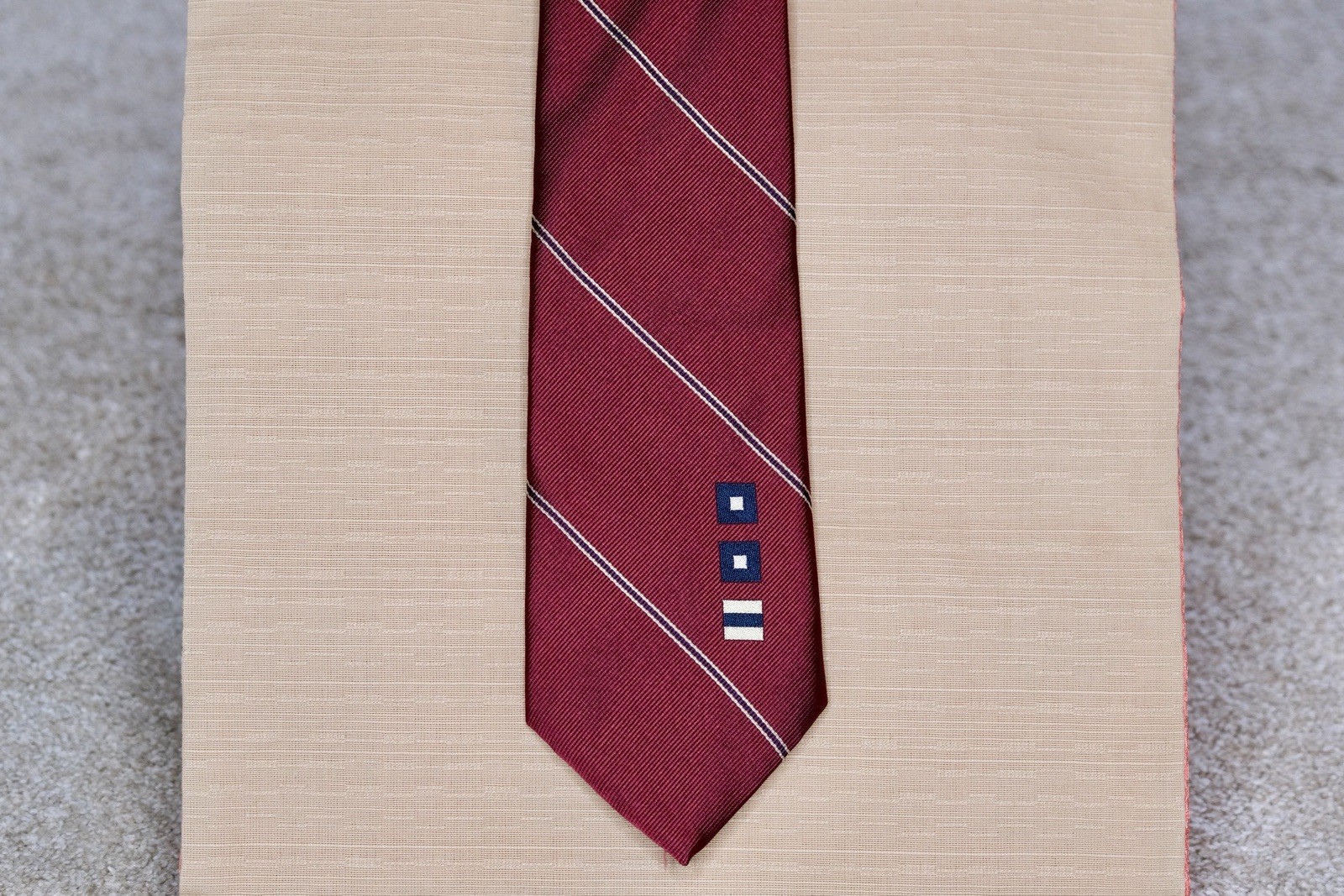 Custom Made Friedin Co Silk Necktie Red Stripe Geometric Motif 3.25″ x 55.5″