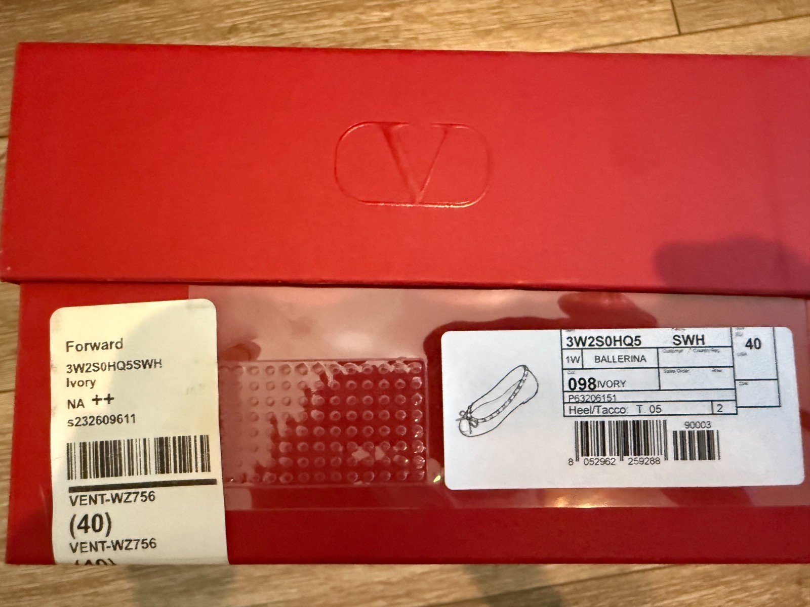 NWT Valentino Garavani Rockstud Bow Ballet Flats Ivory Satin EU 40