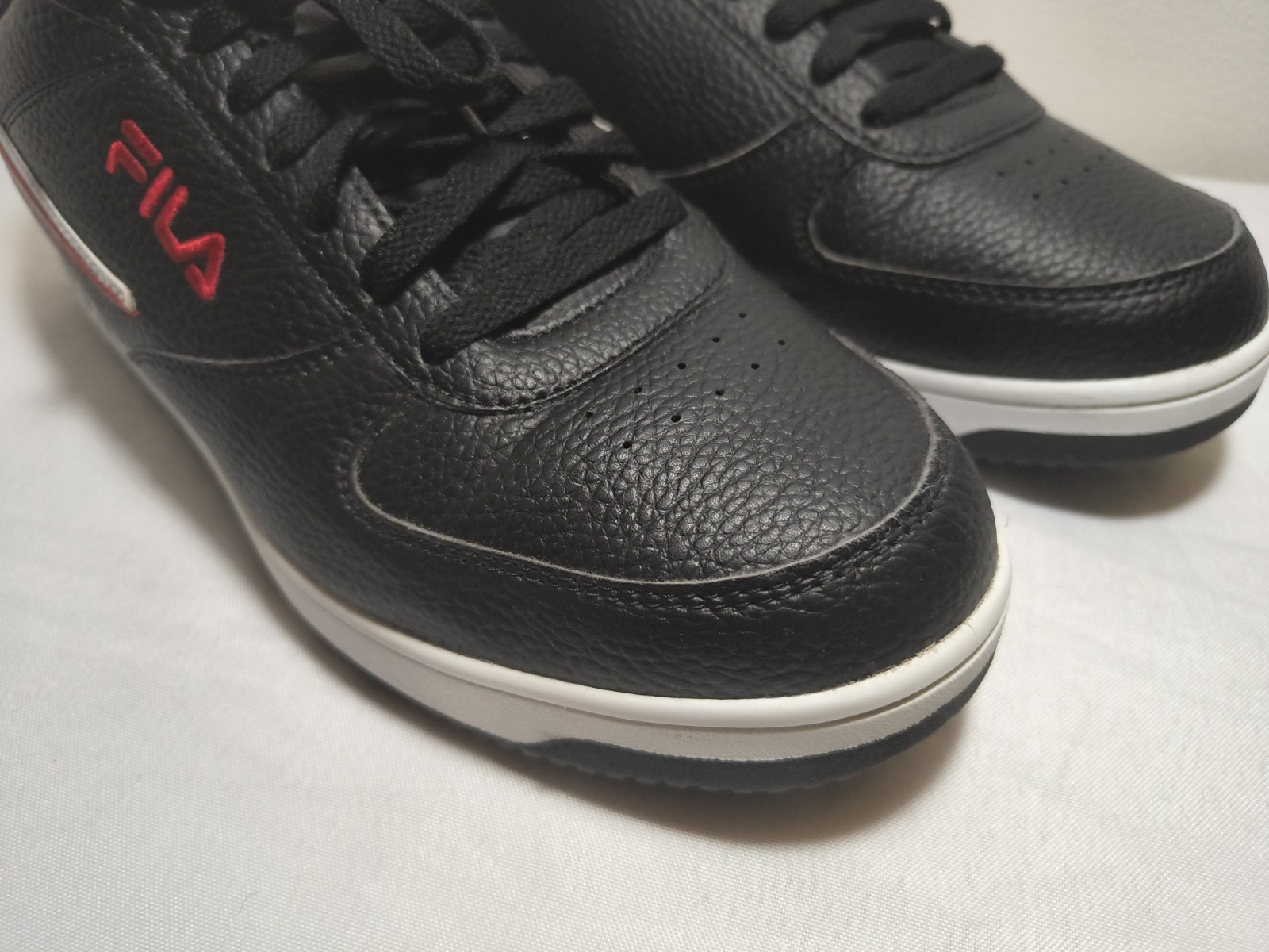 Fila A-Low Top Black Red White Sneakers Size 11.5 Men’s Basketball Shoes (Used)