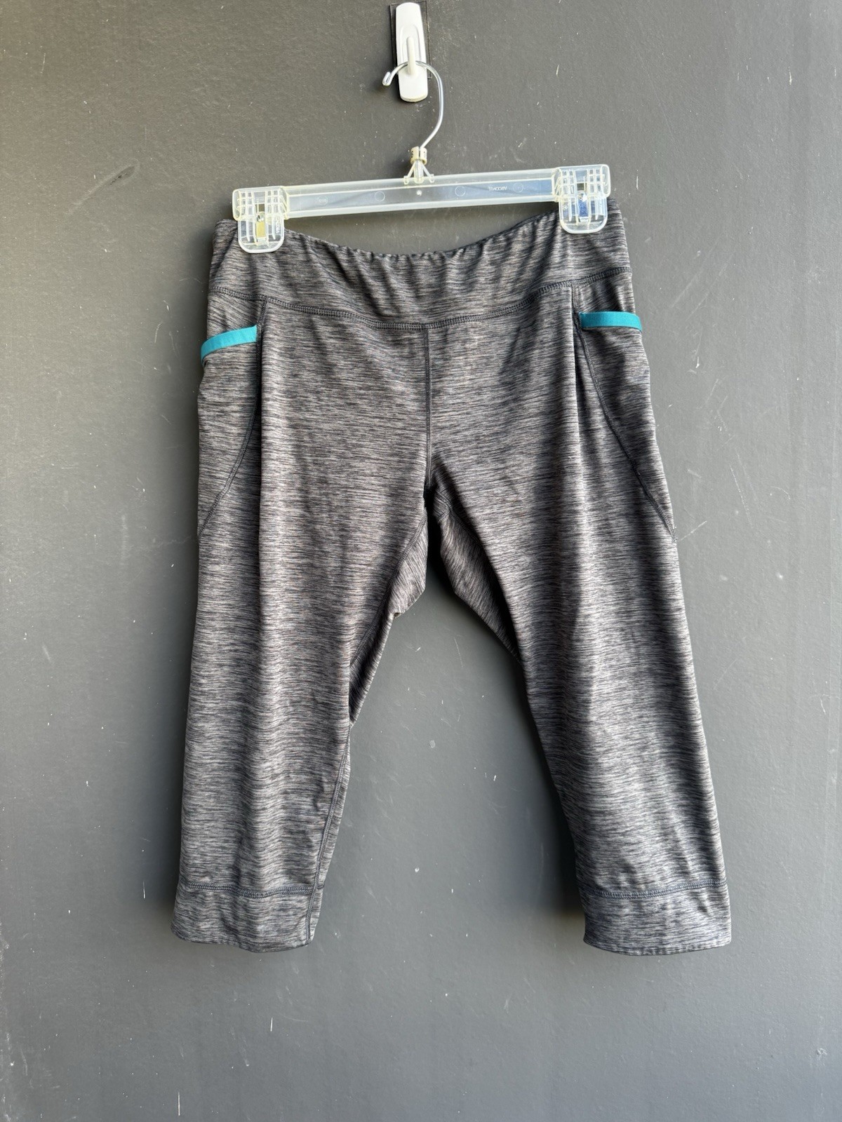 Patagonia Diversifly Capri Leggings 19″ Pockets Heather Gray Womens S Small