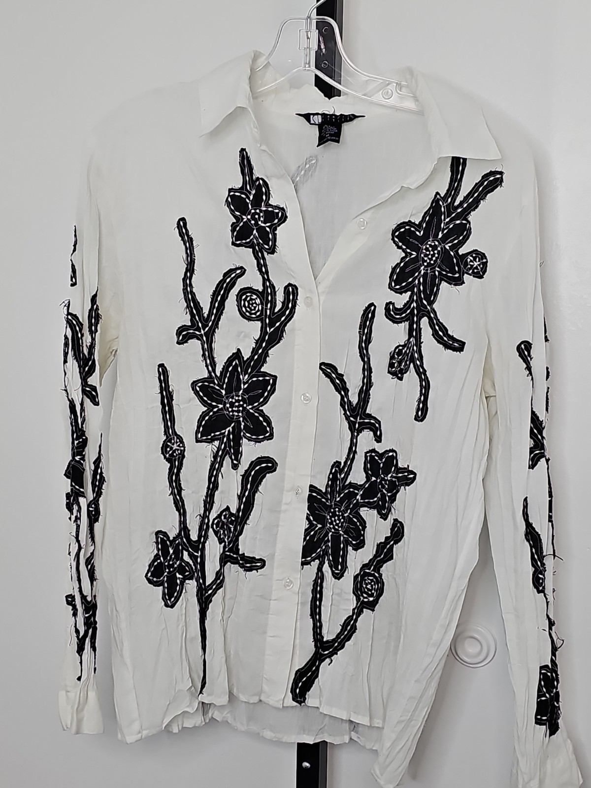 Carole Little Women’s Blouse Western Cowgirl Distressed Button Up Size Med.