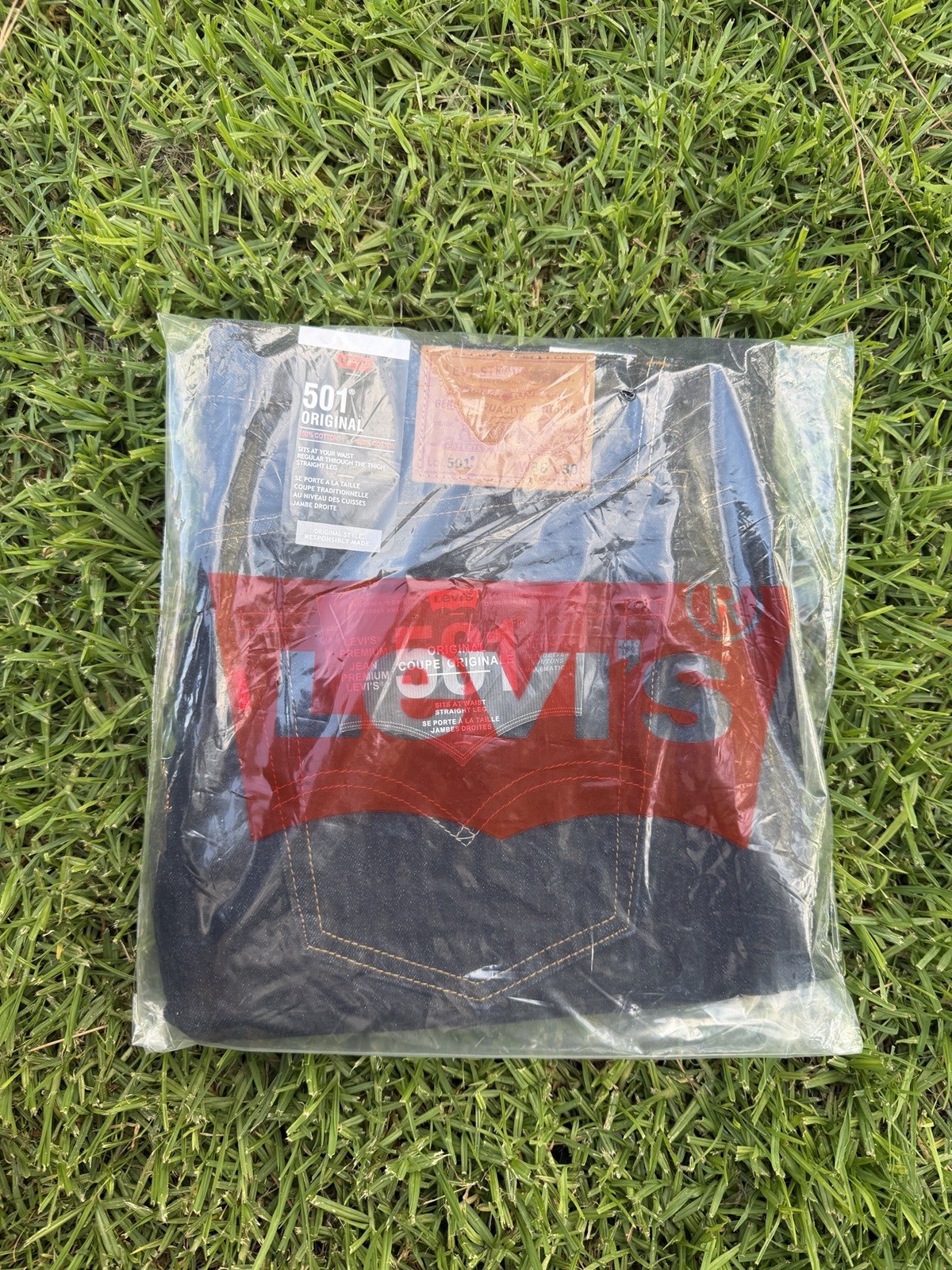 Levi’s Premium 501 Original STRAIGHT LEG Jeans Men 36×30- Blue 00501-0101 NWT